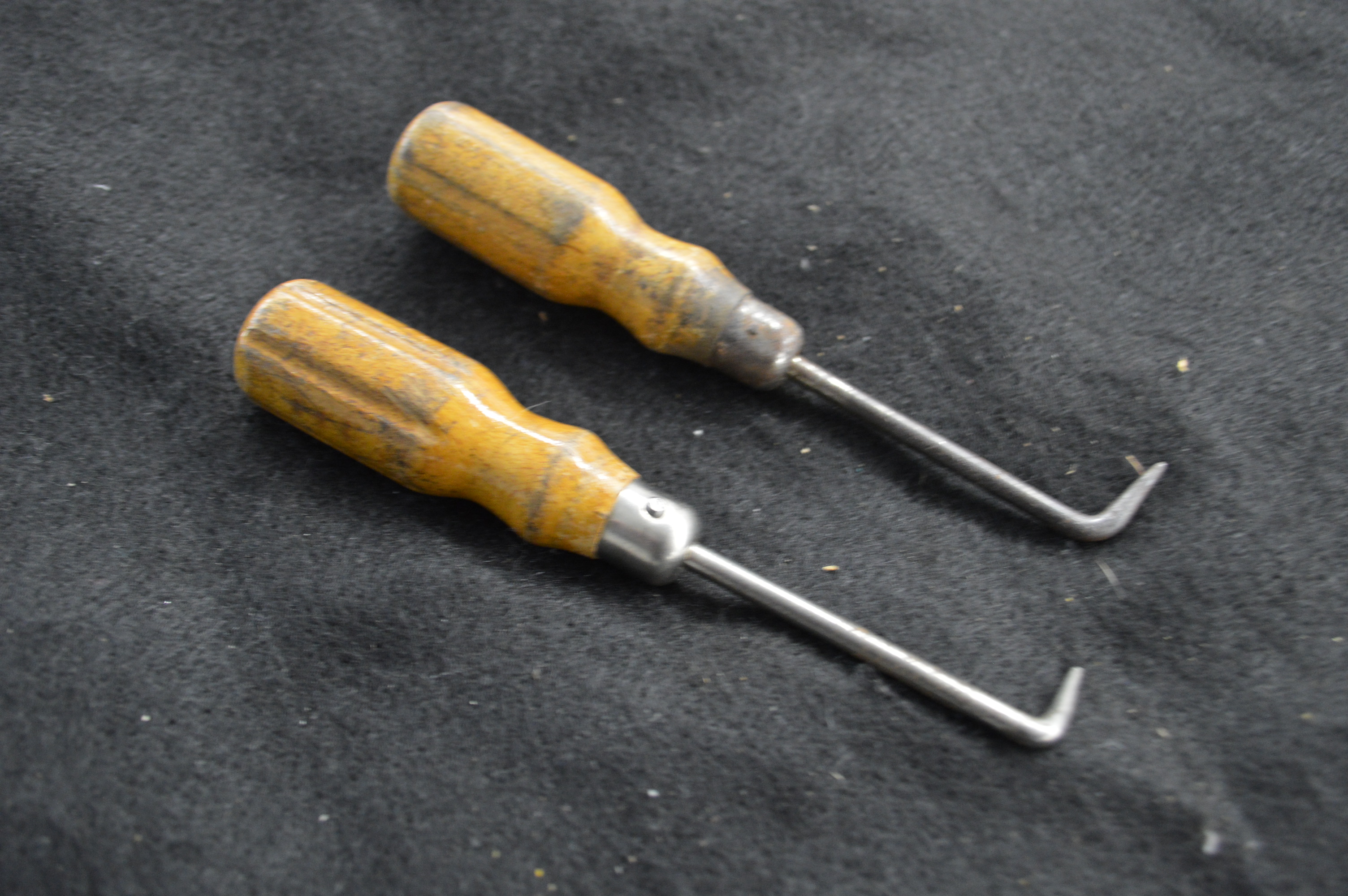 Blond Handle Hubcap Puller for Tool Kit