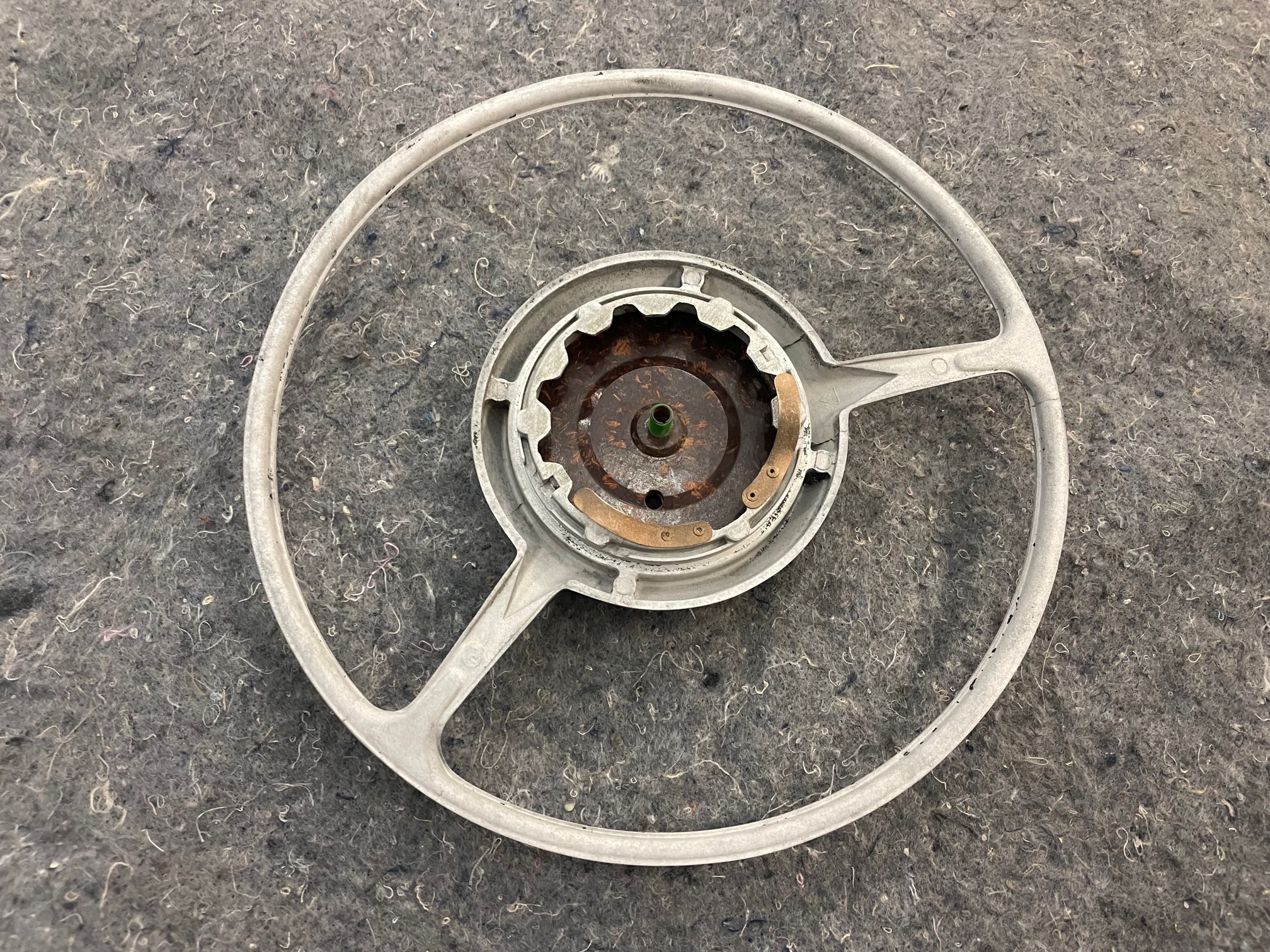 356A Deluxe Horn Ring with Button